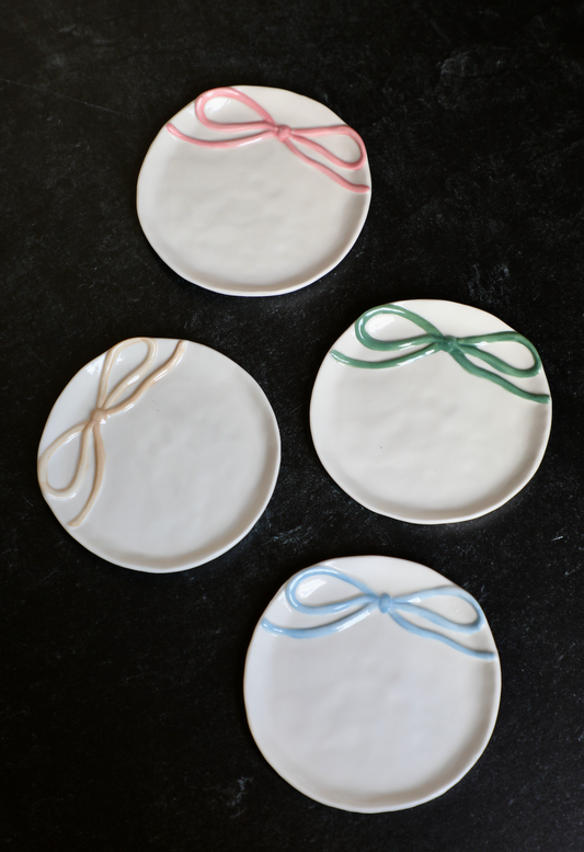4-1/4" Round Stoneware Dish with Bow, 4 Colors