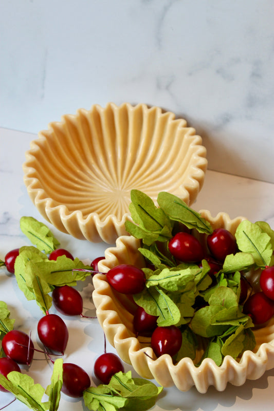 Decorative Resin Pleated Bowl