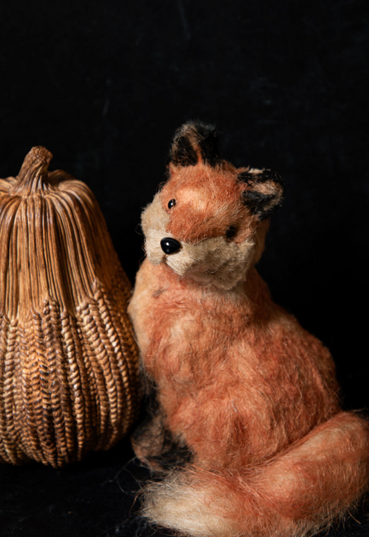 Sisal Sitting Fox