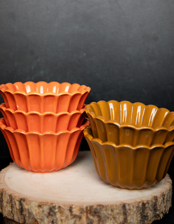 Stoneware Pleated Scalloped Bowl