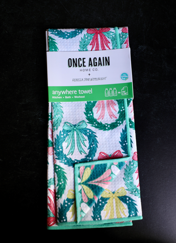Anywhere Towel Reversible - RJW Neighbors Wreath: Cream