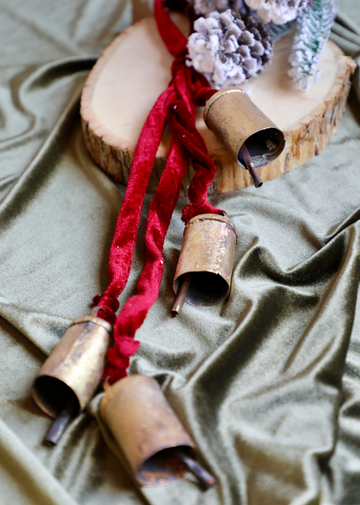 Metal Christmas Bell Cluster w/ Velvet Rope