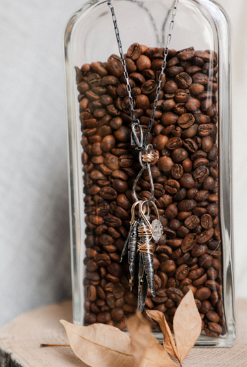 CameraShy Large Pod Cluster Necklace