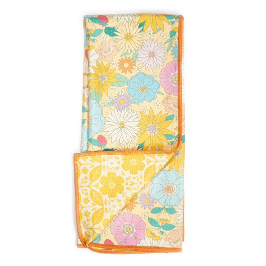 Anywhere Towel Reversible - MT Daisies: Yellow